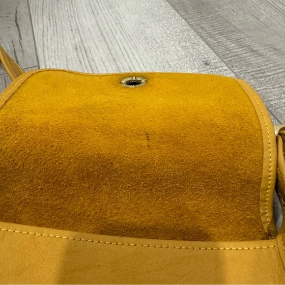 Vintage Soft Leather Crossbody Bag - Picture 6 of 15